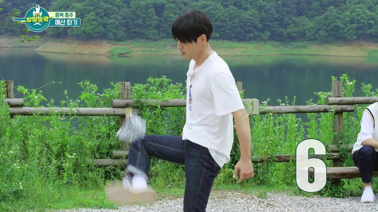 장혁 Jang Hyuk ＜전국방방쿡쿡 ep.12＞俳優チーム救済ゲーム(羽根蹴り)。チャンヒョク27回、イサンヨプ7回、チャテヒョンが6回 で食材調達費に^^『全国津々浦々』最終回