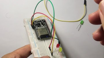 Mini Project 01 : Traffic Light menggunakan ESP32