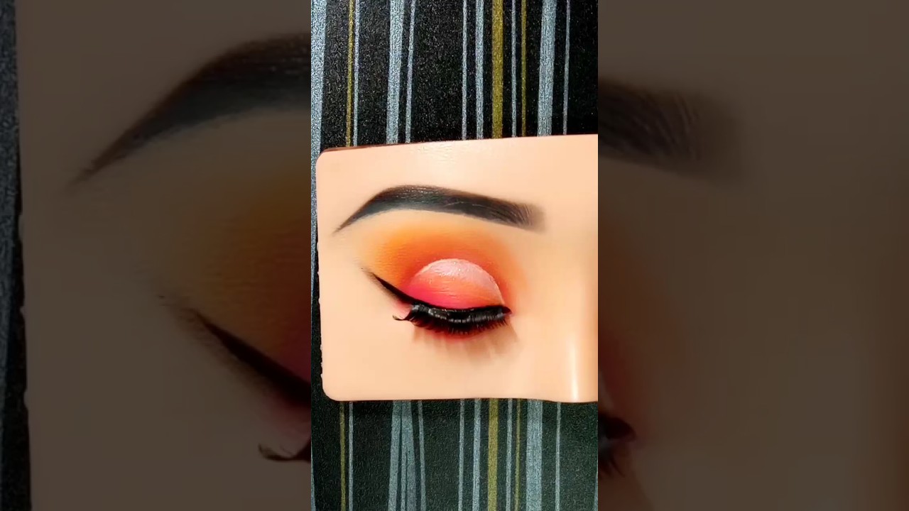 omg 😱 half moon bridal eye makeup 