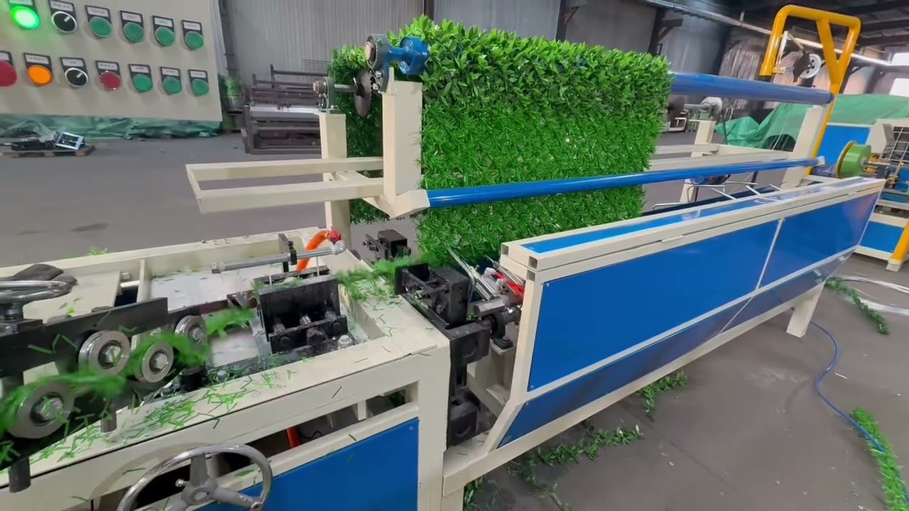 Single Wire Full Automatic Leaf Grass Wall Lawn Decoration Wire Mesh Chain Link Fence Machine 