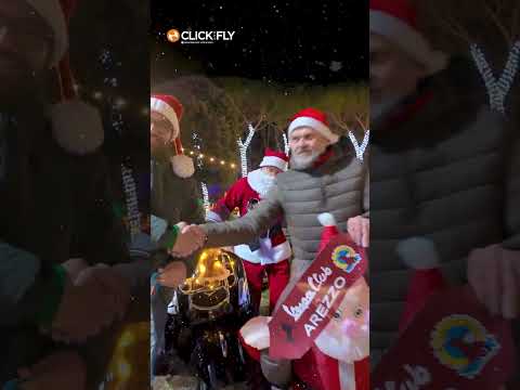 Babbi Natale in Vespa ad Arezzo città del Natale - RuOXDgXfcfU