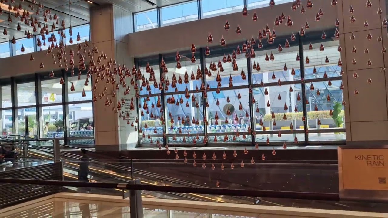 I had mixed feelings hanging in changi  aiiport  40 hrs  mostly  comfortable   variety of food .