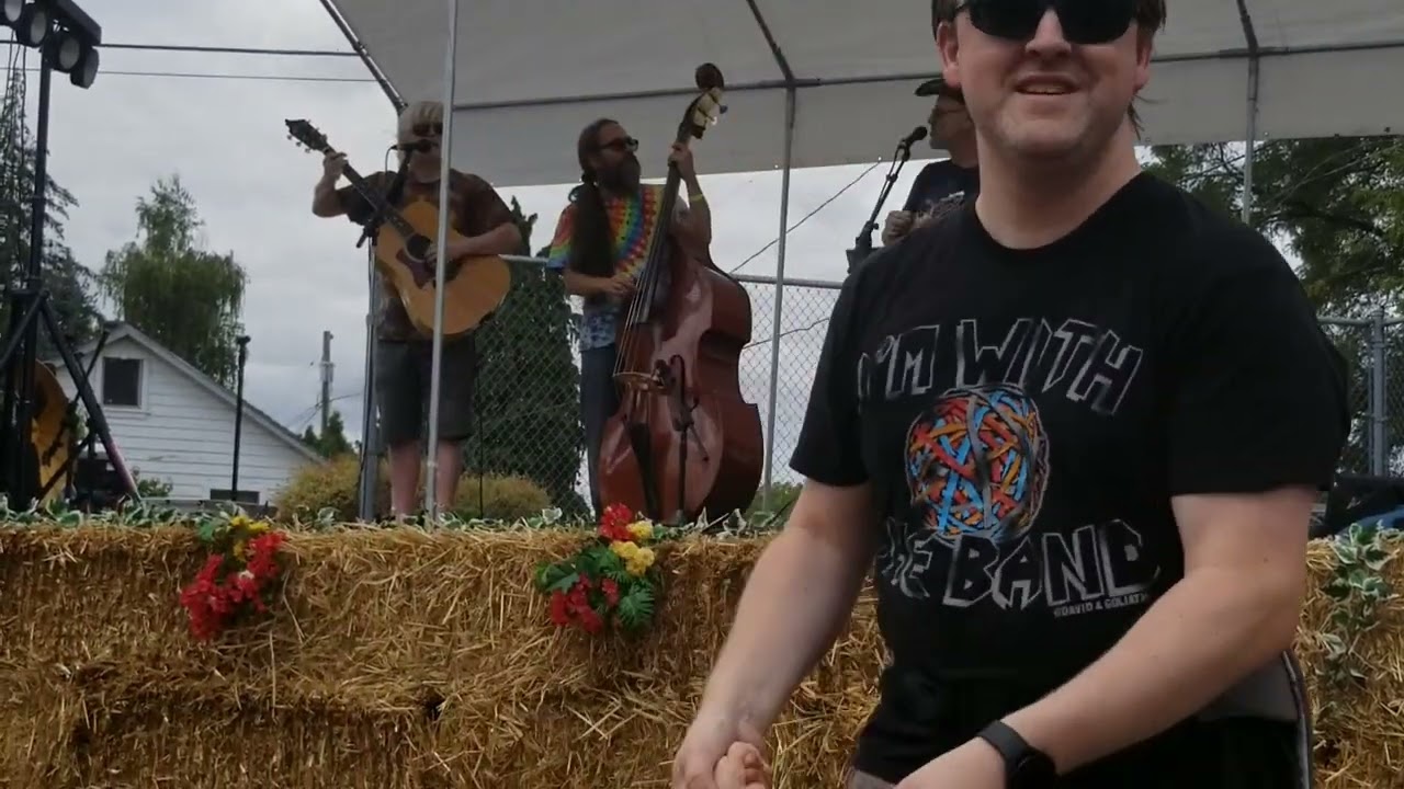 Dark String Star Band at the North Plains Elephant Garlic Festival