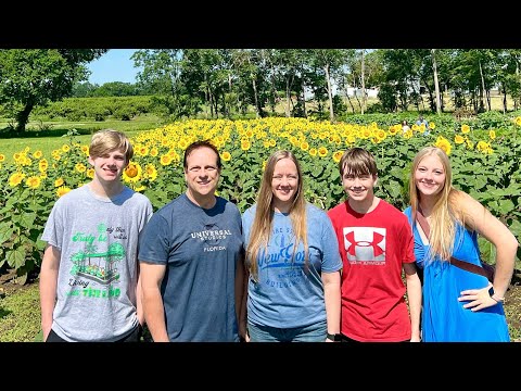 We Went to a U-Pick Berry Farm! Picking Blueberries & Peaches