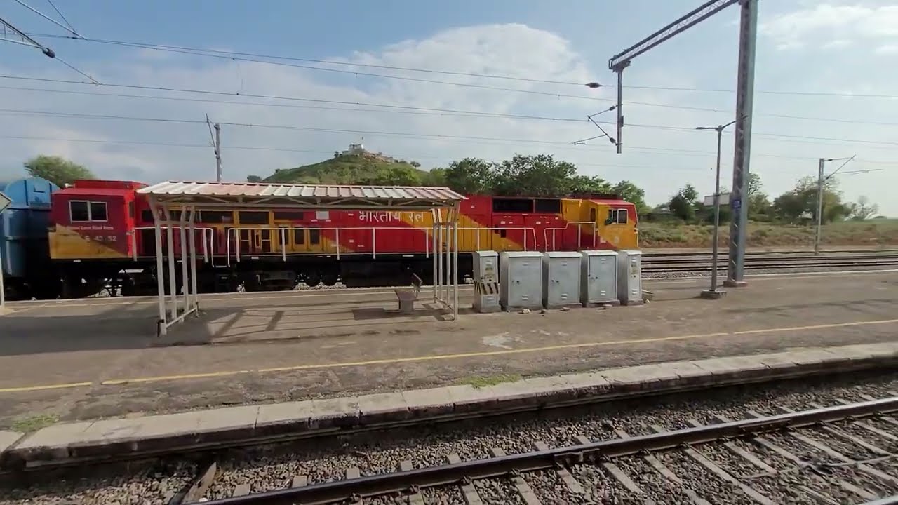Extreme Chugging 🔥🔥 | WDG4G With BCNHL Rake Crossing Aravalli Express at Asalpur Jobner