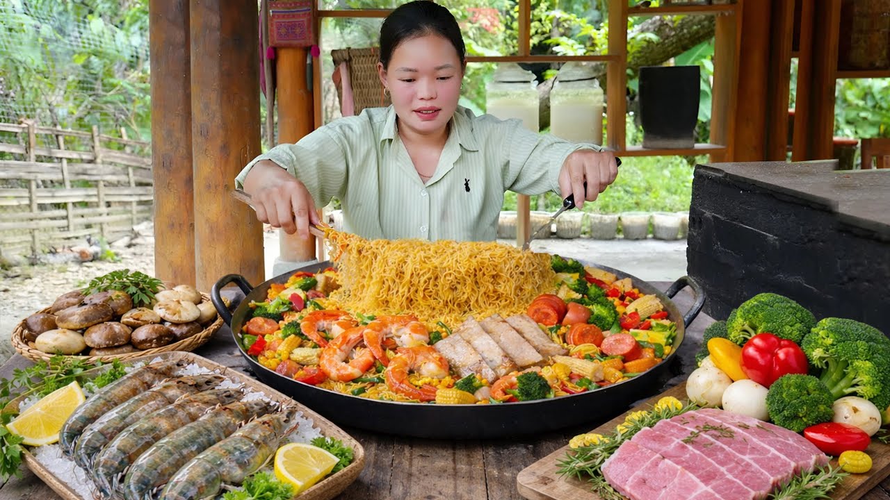 How to Cook Mixed Stir-Fried Noodles with Meat and Shrimp to Bring the Market to Sell | Rural Life