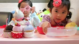 Aliza & Naomi 2016041404