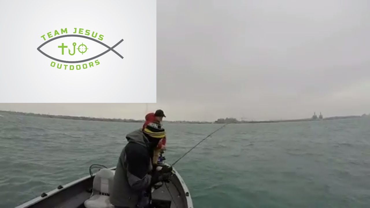 Cold Water Walleye Jigging Tips