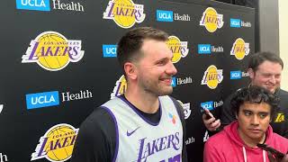 Download Lagu Luka Doncic over zijn gezondheid en hoe hij zijn All-Star Break heeft doorgebracht. MP3