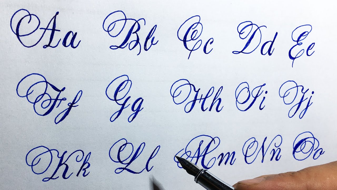 Learn how to Sign the Name Efaz Stylishly in Cursive Writing 