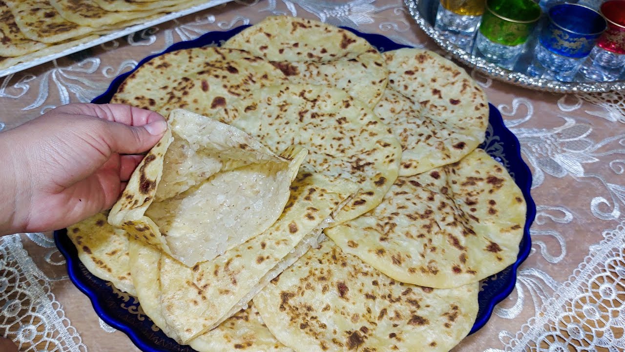 هادو قلييل لي كيعرفهم من ألذ انواع رغايف بالبصلة بلا ما تطوي ما تلوي ما تشحري😉شكون عمرها ذاقتهم‼️