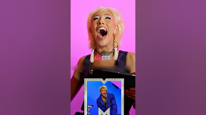 Doja Cat REACTS to MGK presenting her award 😂🏆