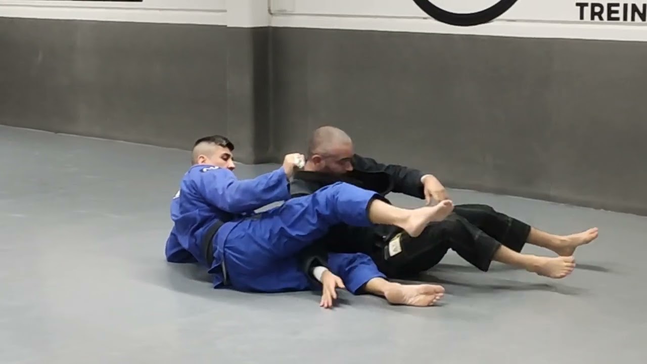 Saída das costas clássica - jiu-jitsu