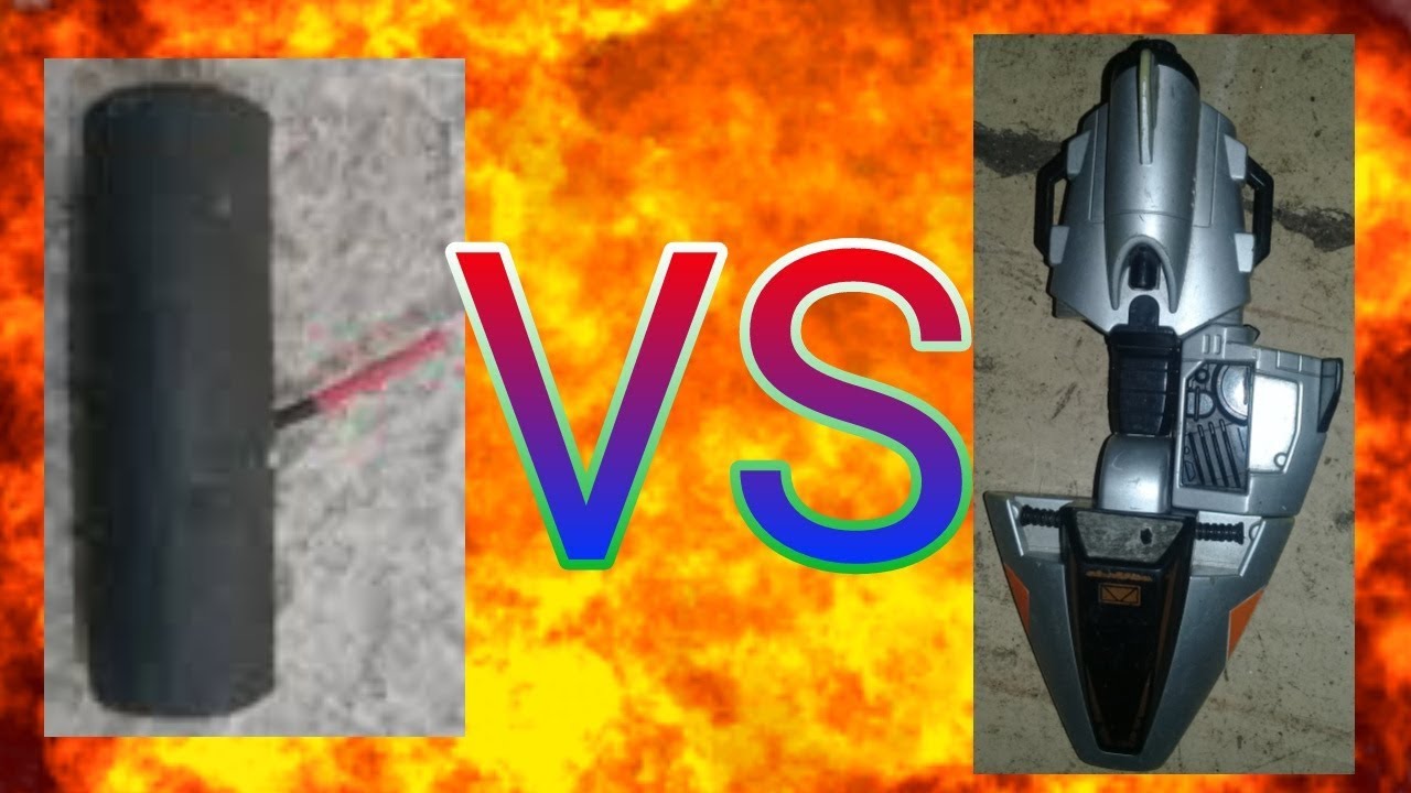 Tronando cohetes (cuetes) r15 VS moto de juguete, tronando cosas con ...