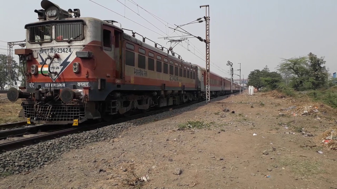 Mix rake of LHB and ICF with Ahmedabad Mumbai Central Passenger - YouTube