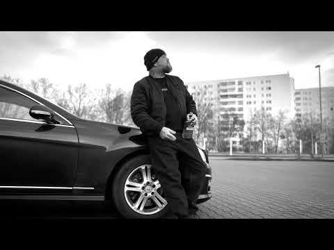 RILLA SCHLUCK AUF ASPHALT (prod. by Ezhdee)