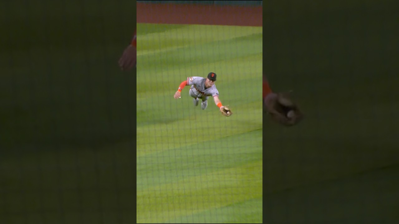 Insane catch from Jonah Cox 🤯