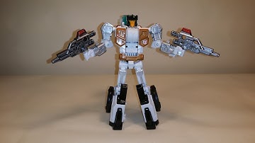 Transformers Combiner Wars Deluxe Class Protectobot Groove toy video review