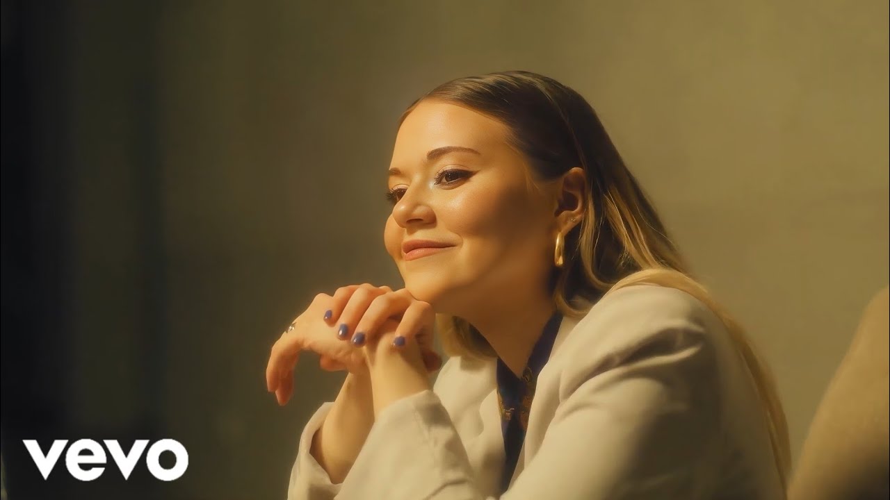 Un Corazón - Sueños (Official Video) - YouTube