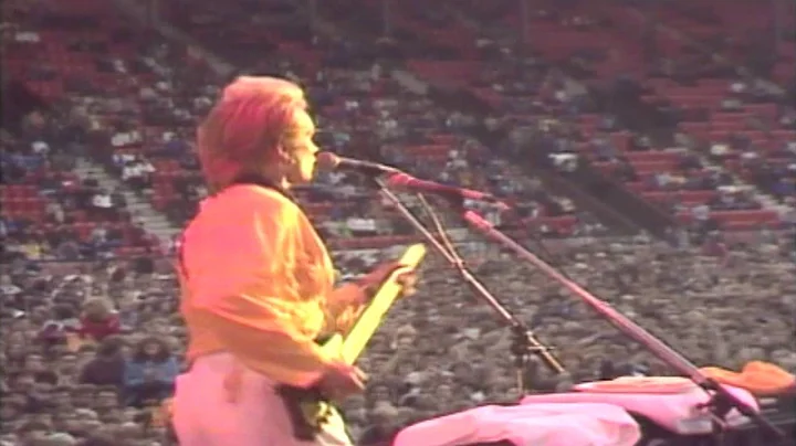 The Police - Every Little Thing She Does Is Magic (live in Gateshead '82)