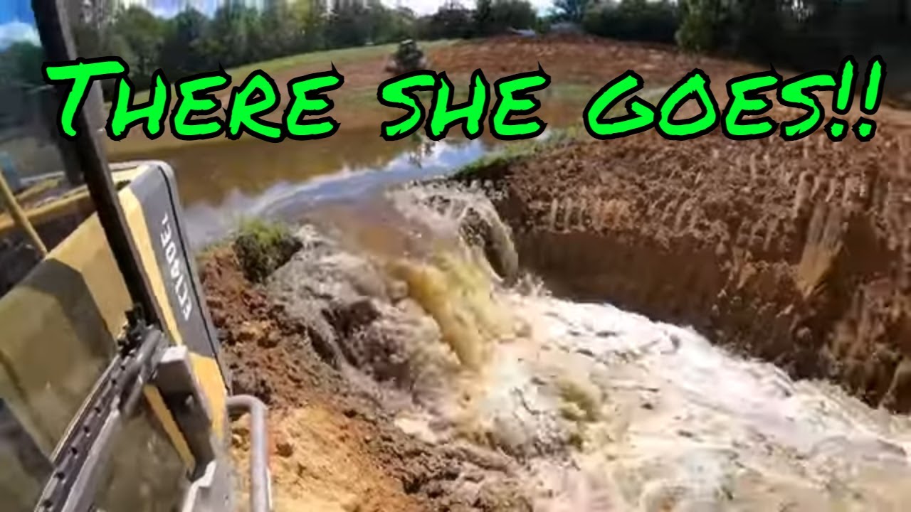 Draining  the pond so we can dredge with the 850j dozer. Should be interesting 🧐