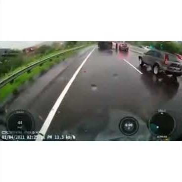 DETIK DETIK KECELAKAAN CHACHA SHERLY ex trio macan