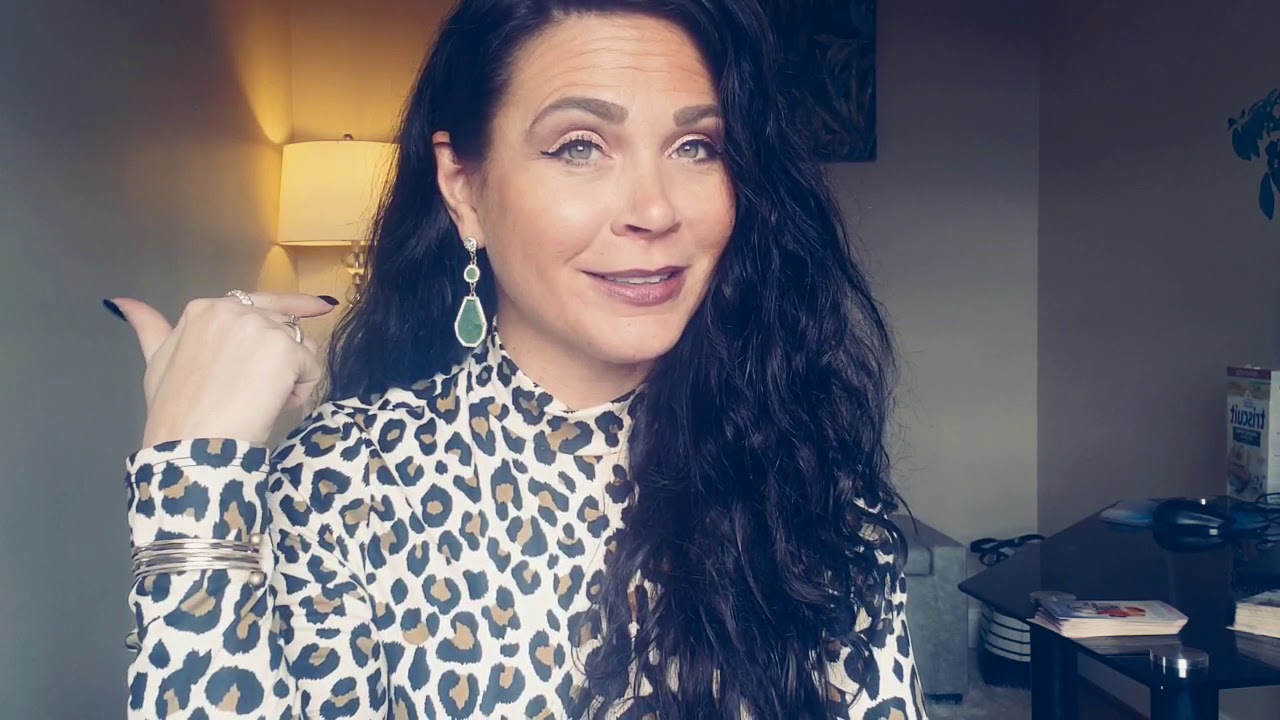 AQUARIUS, YOU INTIMIDATE THEM AND THEY LOVE THAT 💜 YOU VS THEM MARCH TAROT READING.