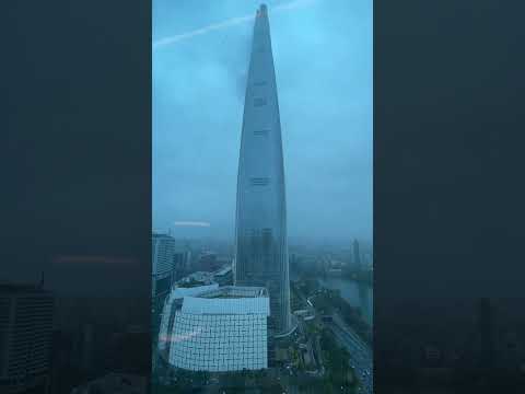 안개 낀 <strong>롯데타워</strong>! #shorts