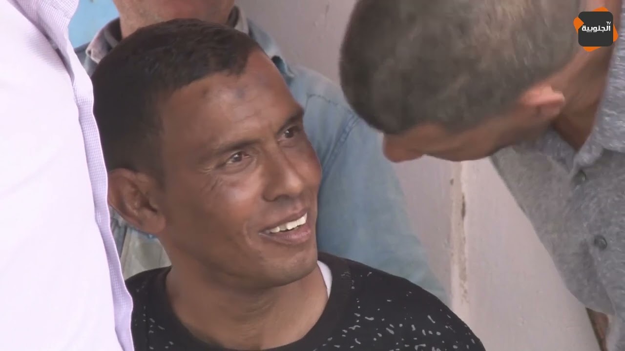 تفريكة 😂🤣 النقار طاح في منداف الكاميرا الخفية.. شبعة ضحك  😂🤣