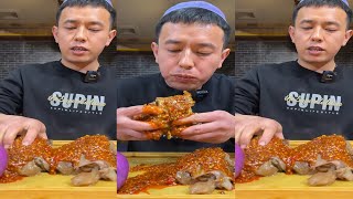 ASMR BEEF BONES WITH SPICY GARLIC SAUCE EATING