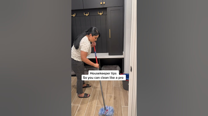 Mopping tips!! #trending #clean #cleaning #youtubeshorts #cleaningservice #mopping #hacks