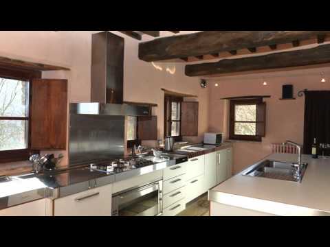 4-bedroom-private-italian-villa-with-pool-and-view---col-di-forche