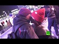 مسابقة أطول قبلة في عيد الحب وسط موسكو