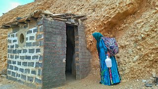 😱 A Homeless Mother Finds an Abandoned House in the Mountains!