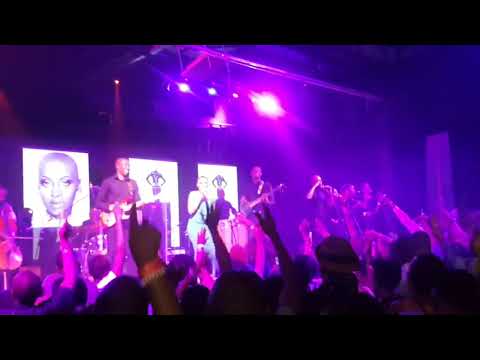 Zonke Jikizinto live