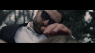 Video thumbnail of "Dargen D'Amico - Continua a Correre (feat. Andrea Nardinocchi)"