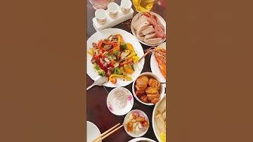 Mâm cơm cúng đơn giản của người Việt vào ngày mùng một Tết | Jenna House