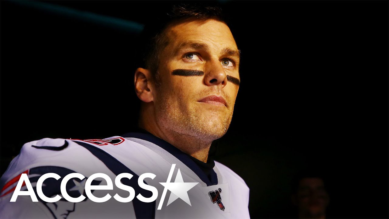 Tom Brady Officially Signs With The Tampa Bay Buccaneers