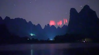 Cosmic 'fireworks'! Photographer captures rare red lightning in S China