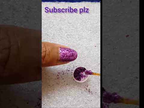 How to apply loose glitter to your nails