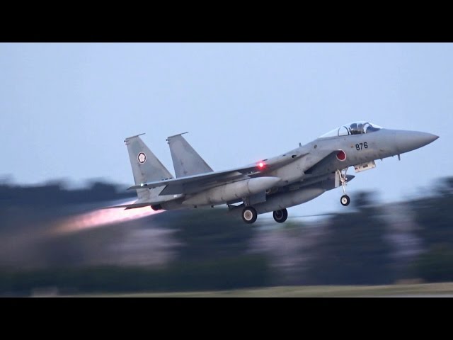 百里基地 F-15 ナイト アフターバーナー - YouTube