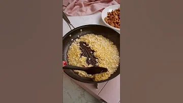 ستروغانوف الدجاج بالصوص الرهيب ببديل الكريمة وبدون فرن 
