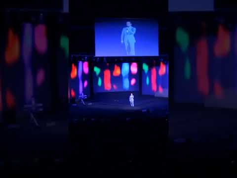 از روبرو صدای گراز میاد