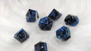 Mica drop Resin Dice Pour. Dice making.