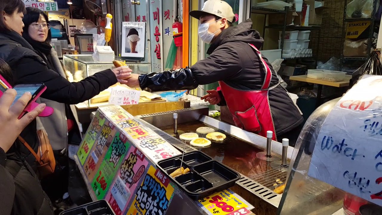 How to cook and eat Korean pancakes (호떡, hotteok) YouTube