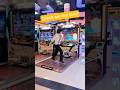 A salaryman pulls off crazy dance technique #dancerush #shuffledance
