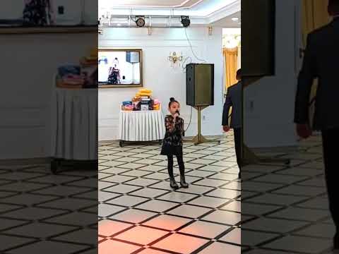 002 🎶#Shorts 🎶Девочка очень красиво поет🎶 кыз узату 🇰🇿 ресторан 'Алтын орда' (02.12.2023) #темиртау
