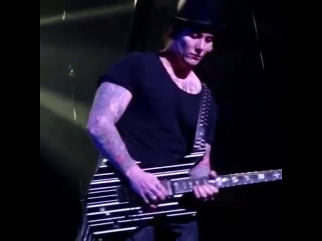 Synyster gates danger line class=