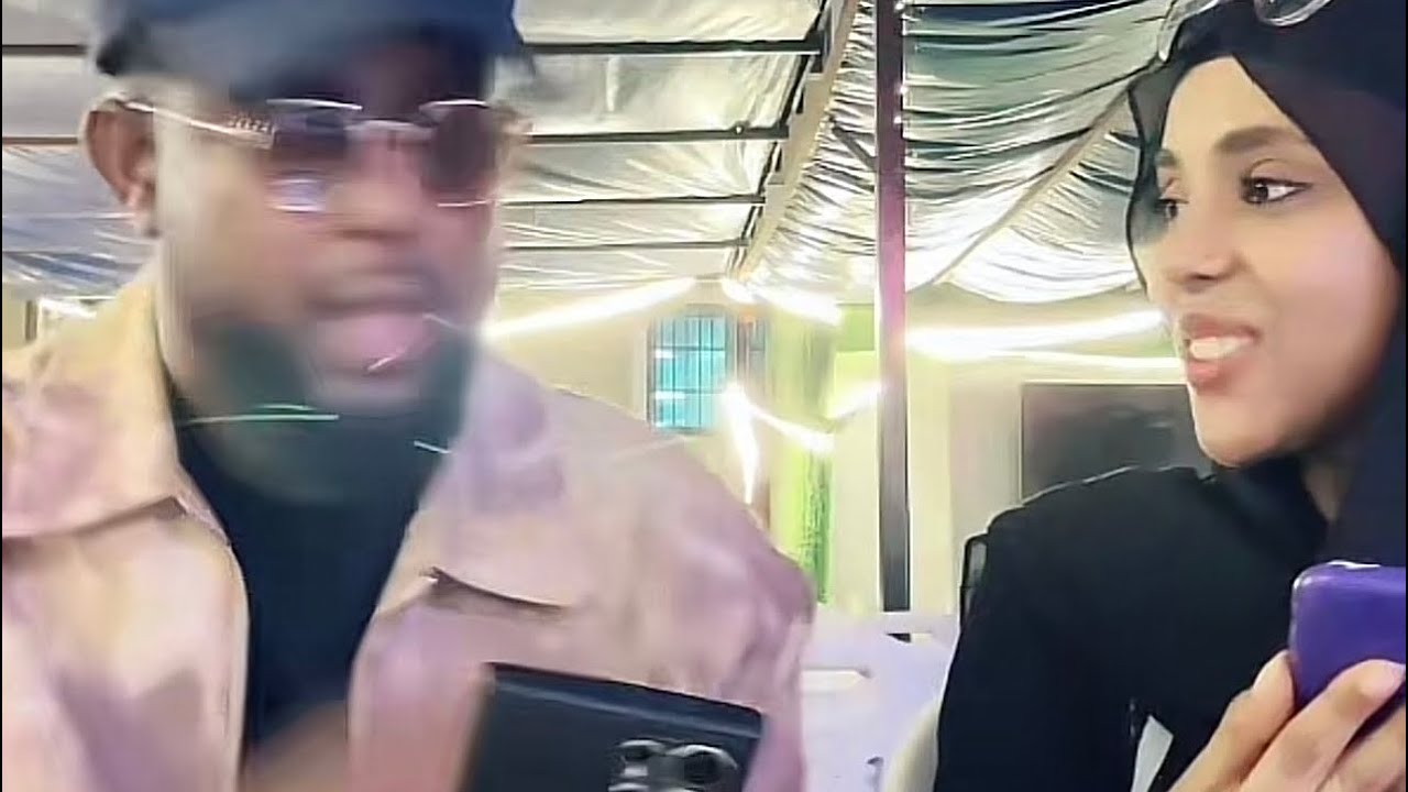 Ck iyo safa oo cawa casha wada aady safa danyerad noqoty iyo reer community oo ck ku dhahy magudbe 🤣