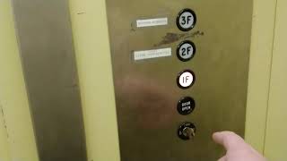 [EL] 1973 Dual Door Dover Traditional Hydraulic Elevator at Lindy's Furniture (Hickory, NC)